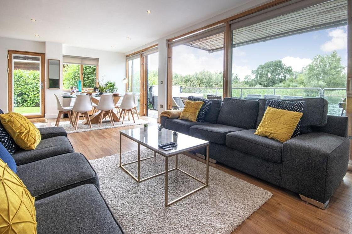 Waters Edge 04, Waterside Lodge P South Cerney Ngoại thất bức ảnh