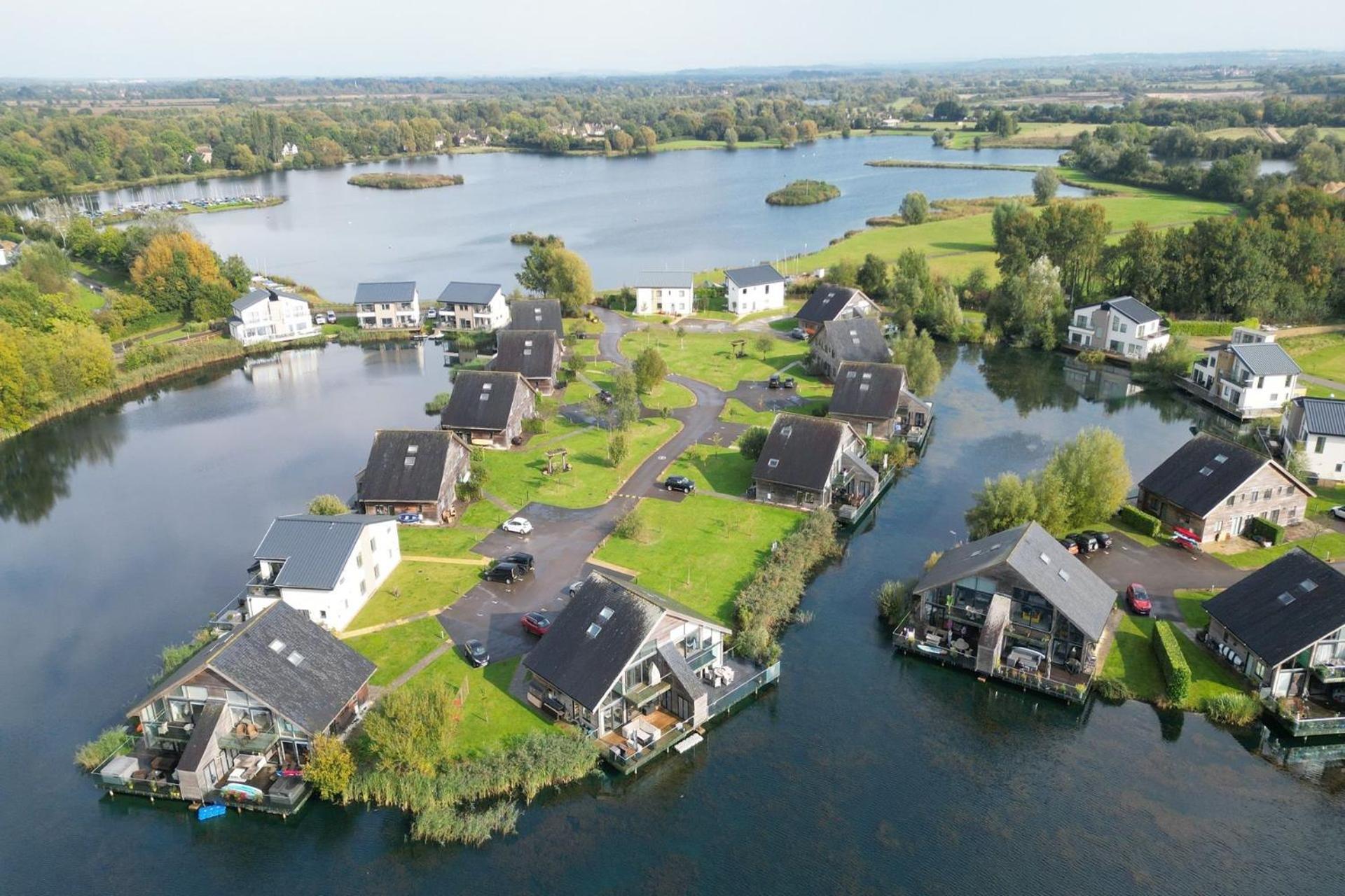 Waters Edge 04, Waterside Lodge P South Cerney Ngoại thất bức ảnh